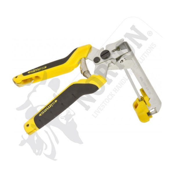fencing-tools-equipment-pliers-clips